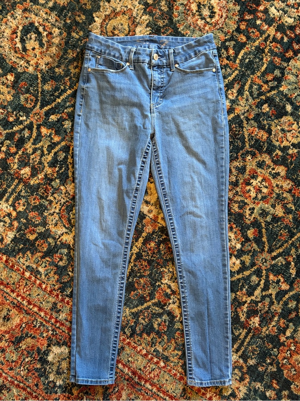 7 For All Mankind Skinny Jeans in Light Blue Wash